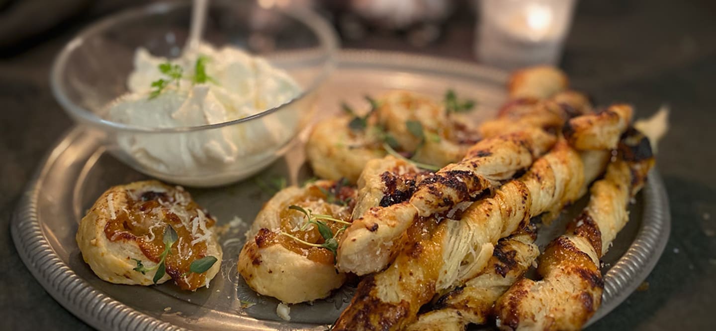 Smördegssnittar med smak av ost och fikon