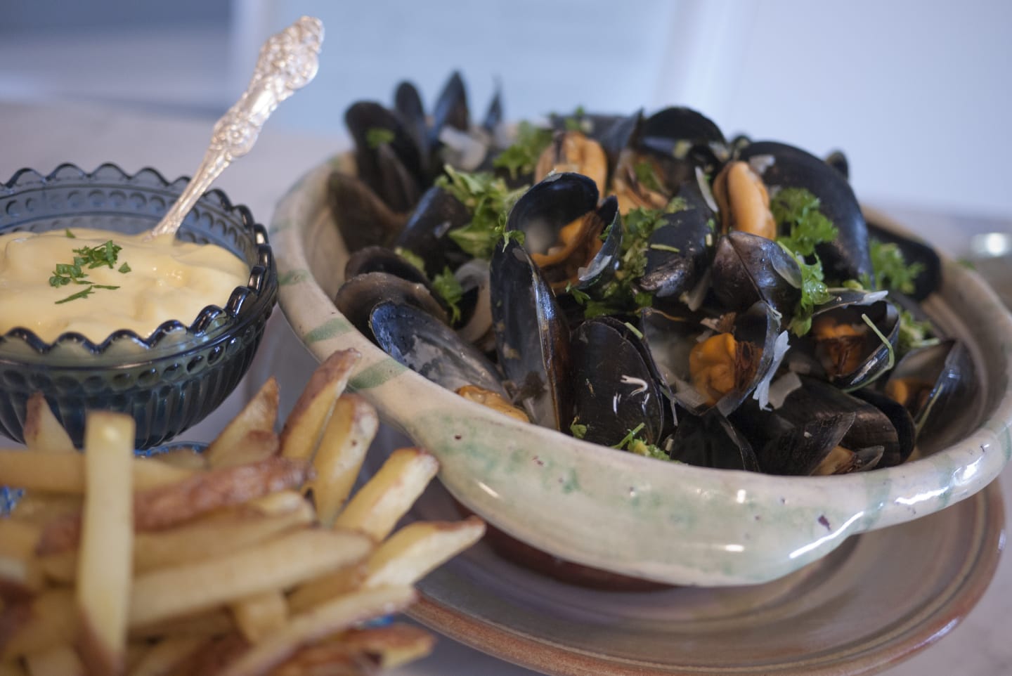Moules frites med pommes